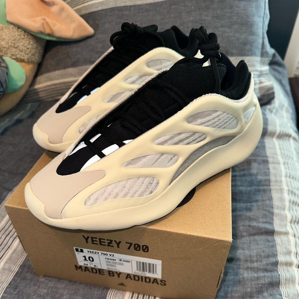 Yeezy 700 V3 Azael by Adidas LIKE NEW,  only tried on.